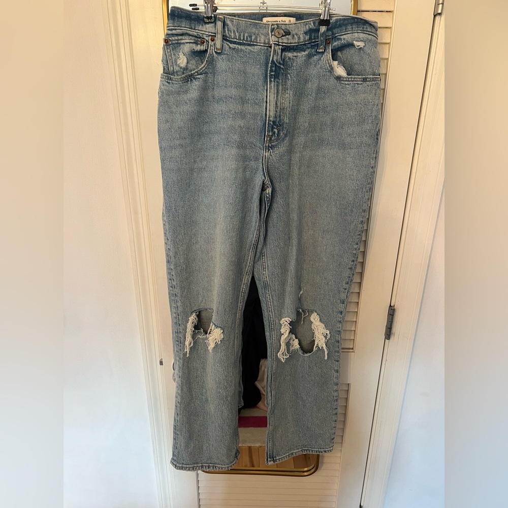 Abercrombie and Fitch 90s straight Ultra High Rise